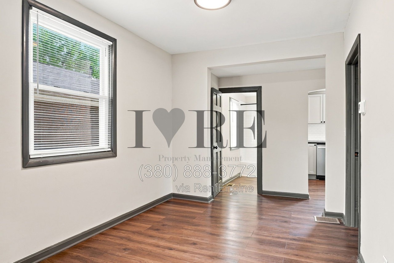 249 S Central Ave - Photo 7 of 43