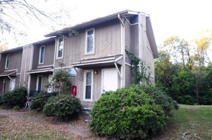 featured image of 9008 Mahogany Row Se