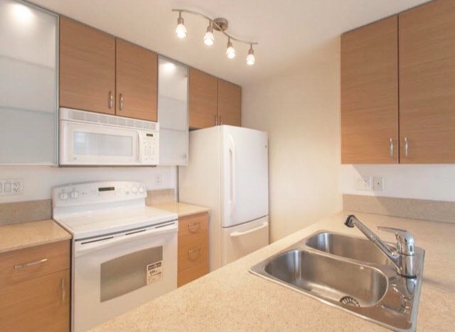 909 Mainland St #706 - Photo 5 of 22