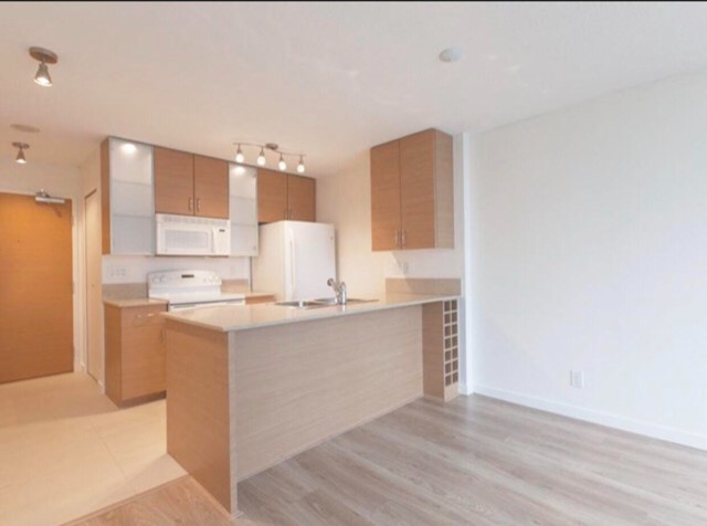 909 Mainland St #706 - Photo 6 of 22