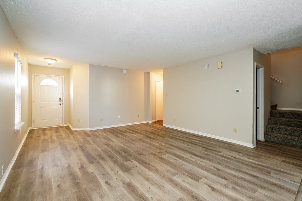 2440 Redland Ln - Photo 4 of 17