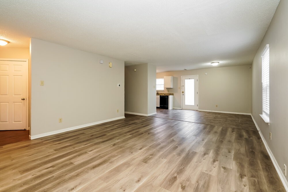 2440 Redland Ln - Photo 5 of 17