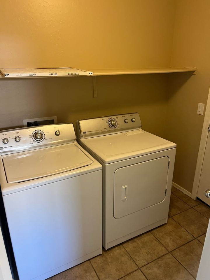 45553 W Sky Ln - Photo 7 of 9