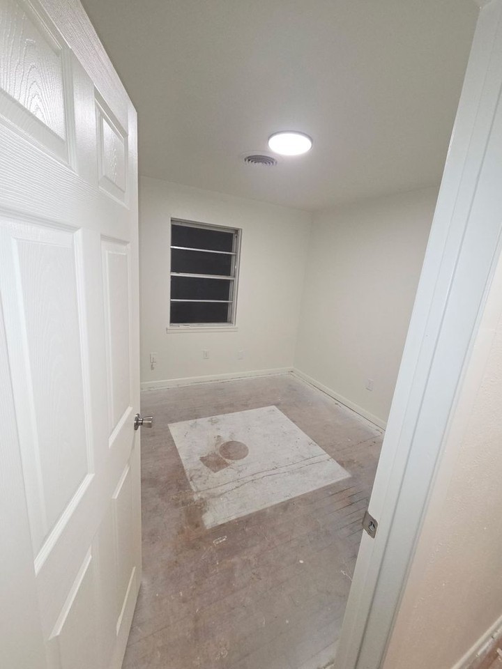 1008 S 27th St - Photo 7 of 7