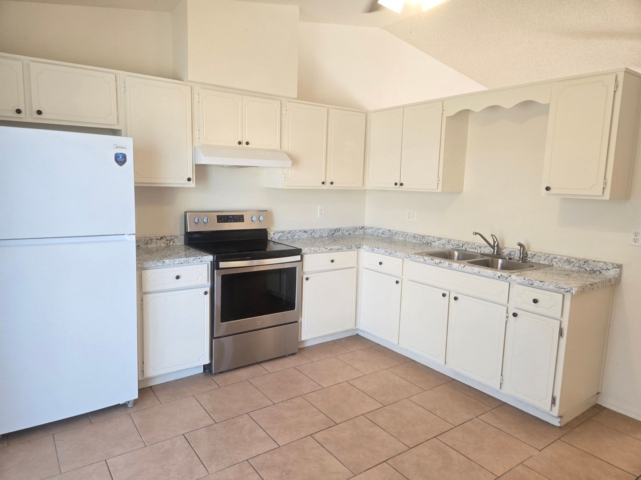 4745 E Camino St - Photo 6 of 18