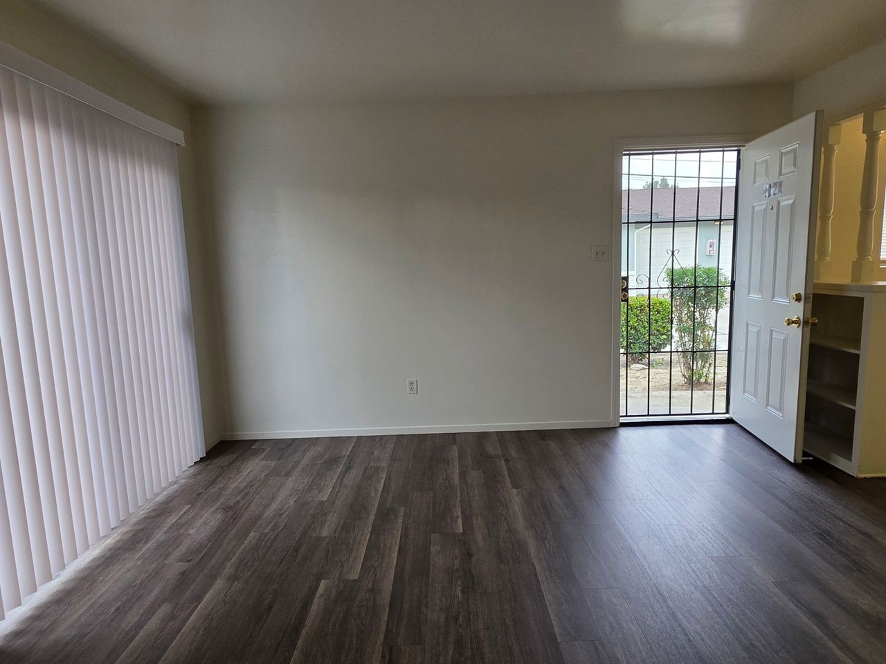 112 Garnsey Ave Apt A - Photo 2 of 15