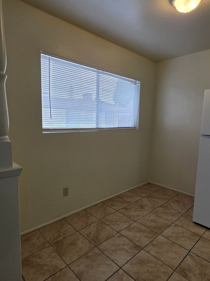 112 Garnsey Ave Apt A - Photo 4 of 15