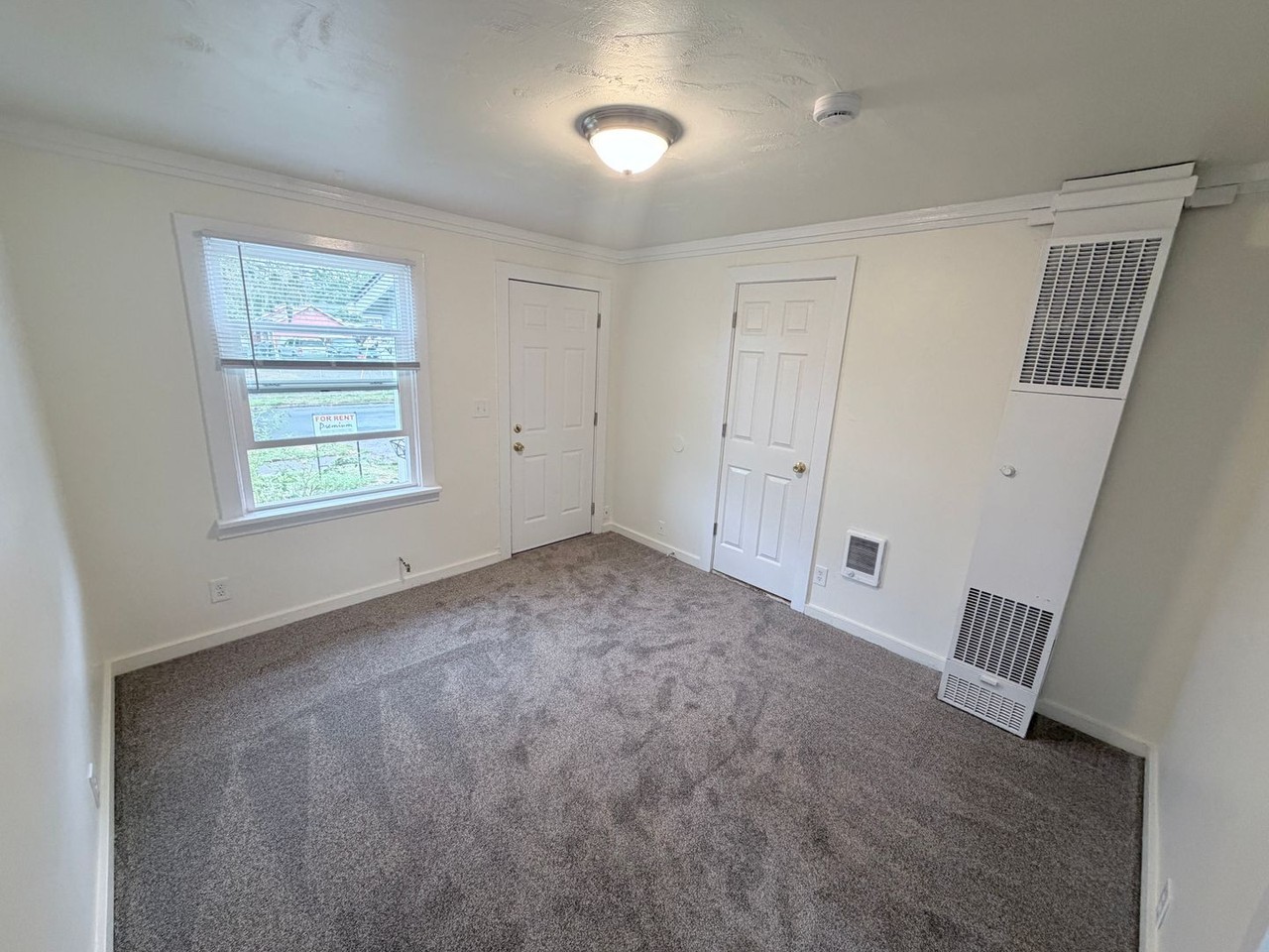 2385 Cherry Ave Ne - Photo 2 of 10