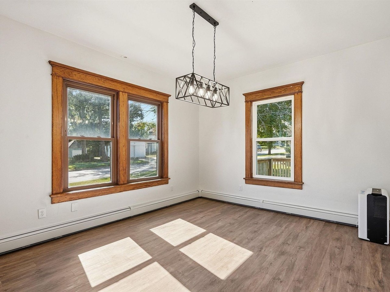 1721 Clay St - Photo 7 of 23