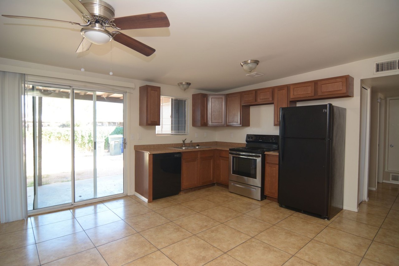 4139 S Queen Palm Dr - Photo 4 of 11
