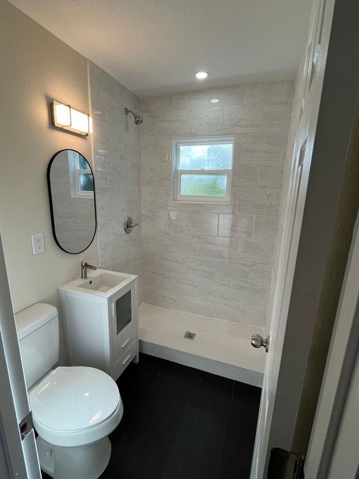 567 Park Ave - Photo 7 of 9