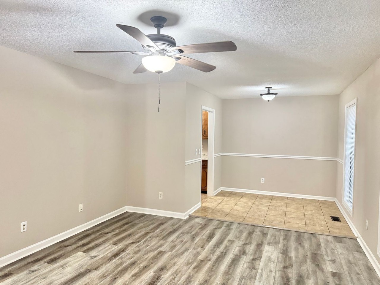 214 Golden Pond Ave - Photo 4 of 34