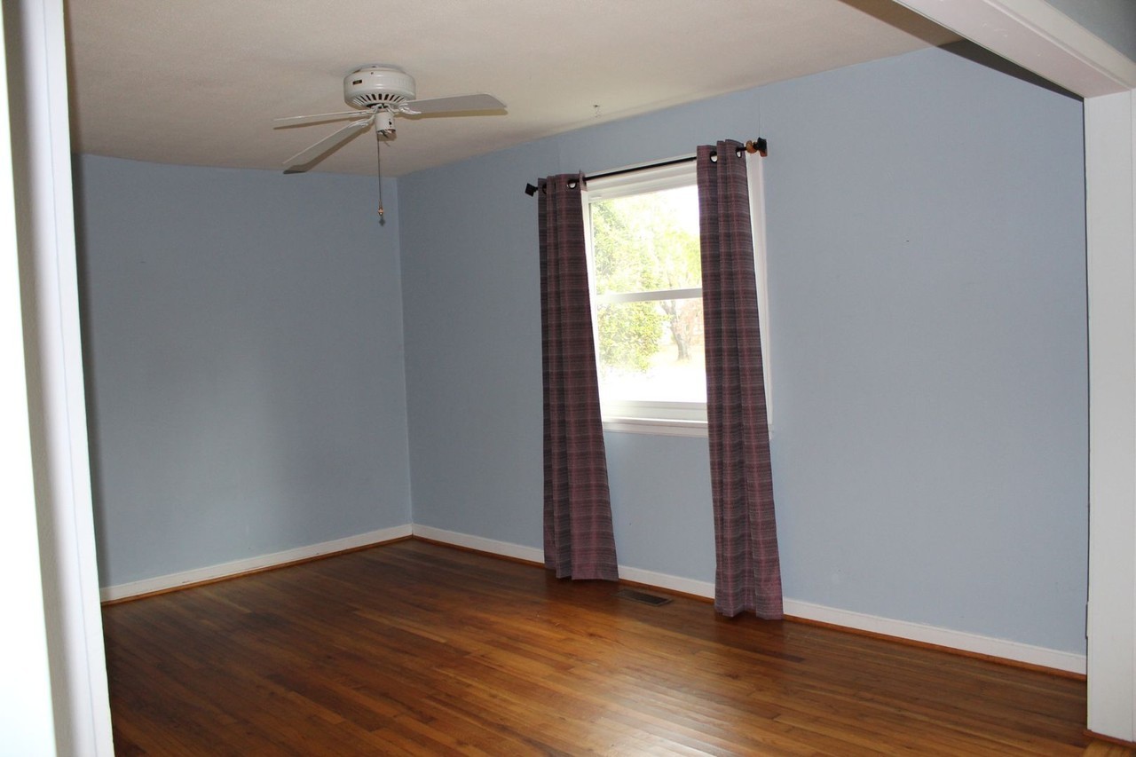 96 Trowbridge Ln - Photo 7 of 10