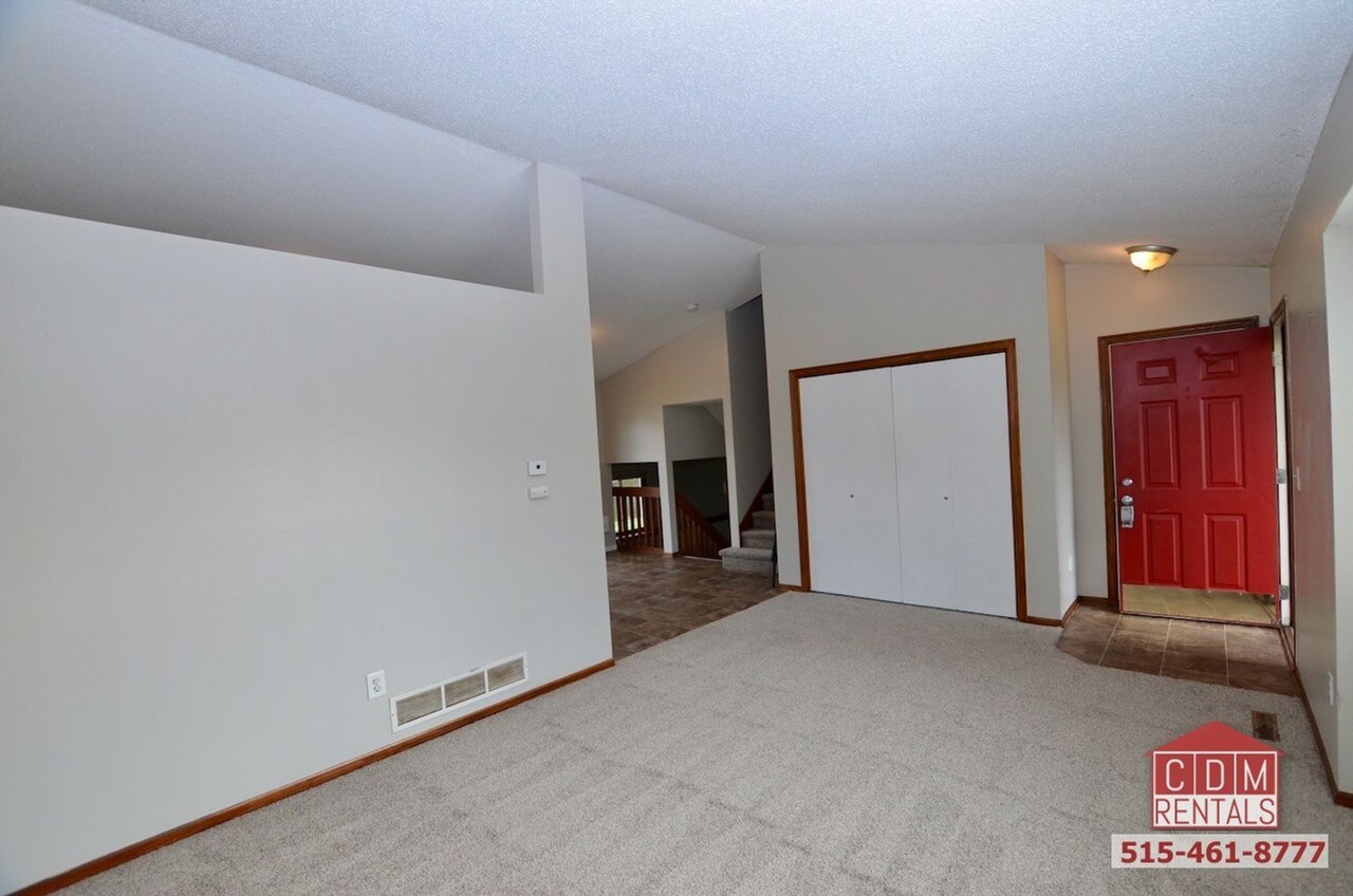 2929 Shadow Creek Ln - Photo 3 of 20