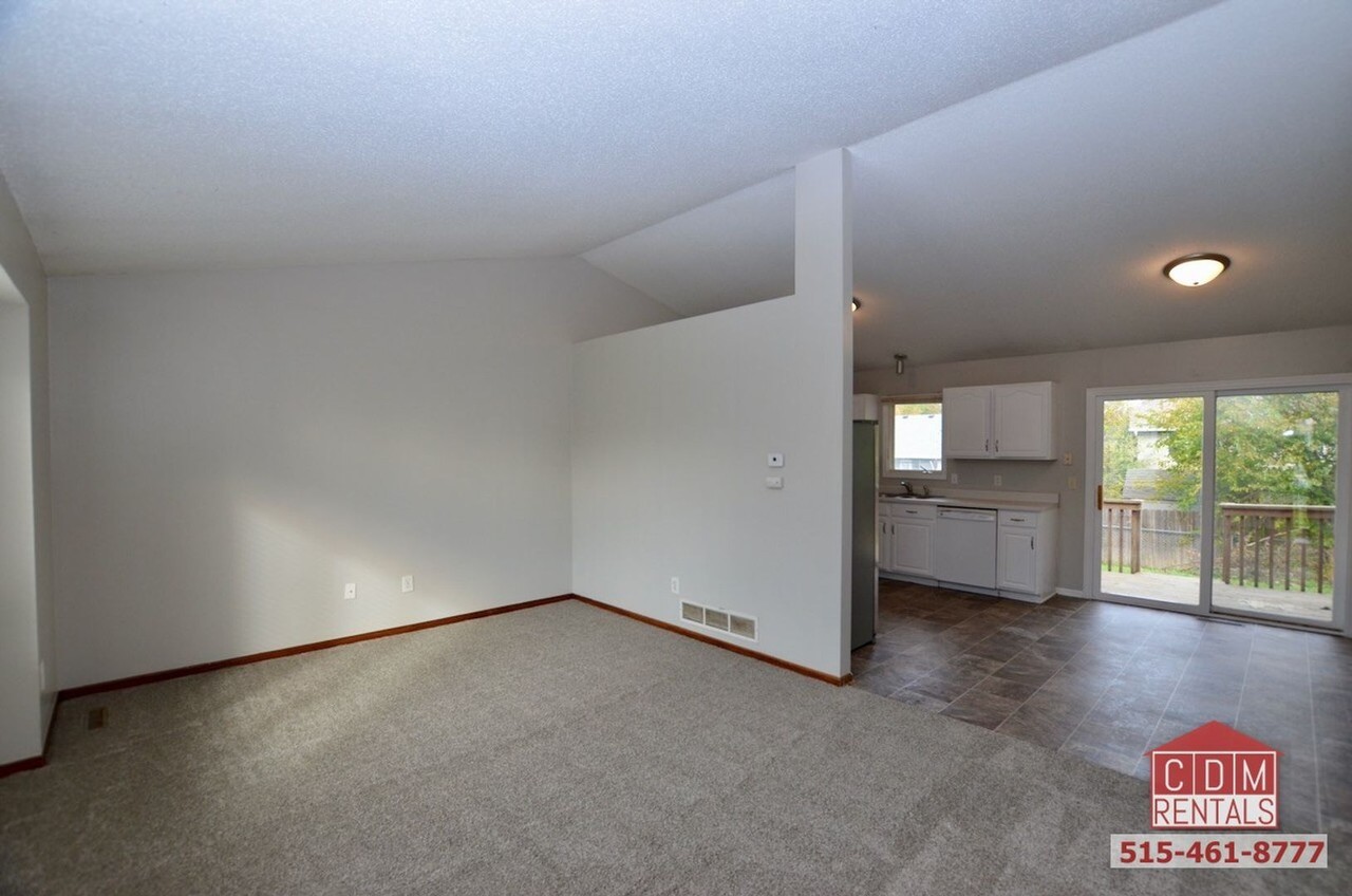 2929 Shadow Creek Ln - Photo 4 of 20