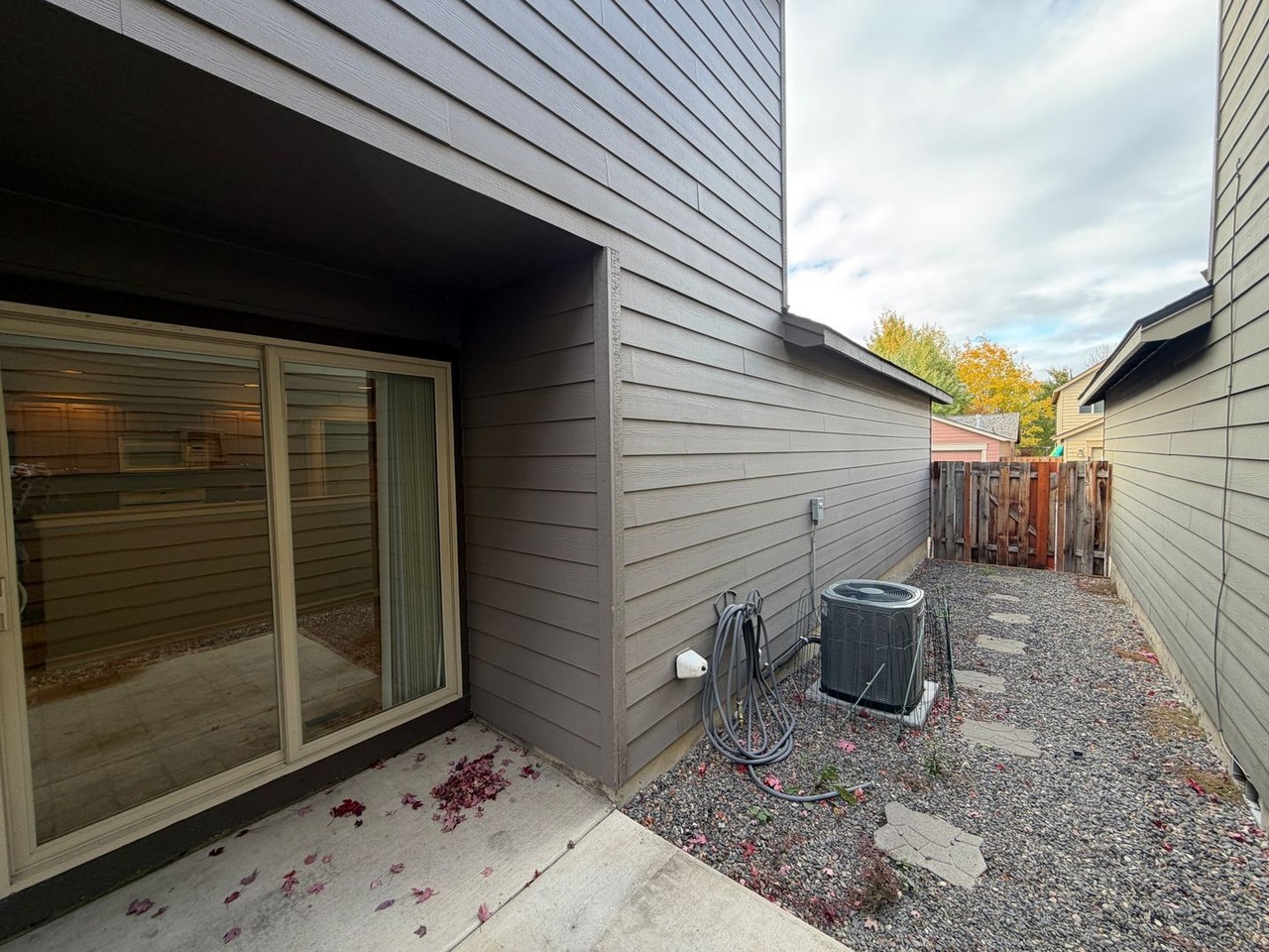 437 Nw 27th St - Photo 3 of 18