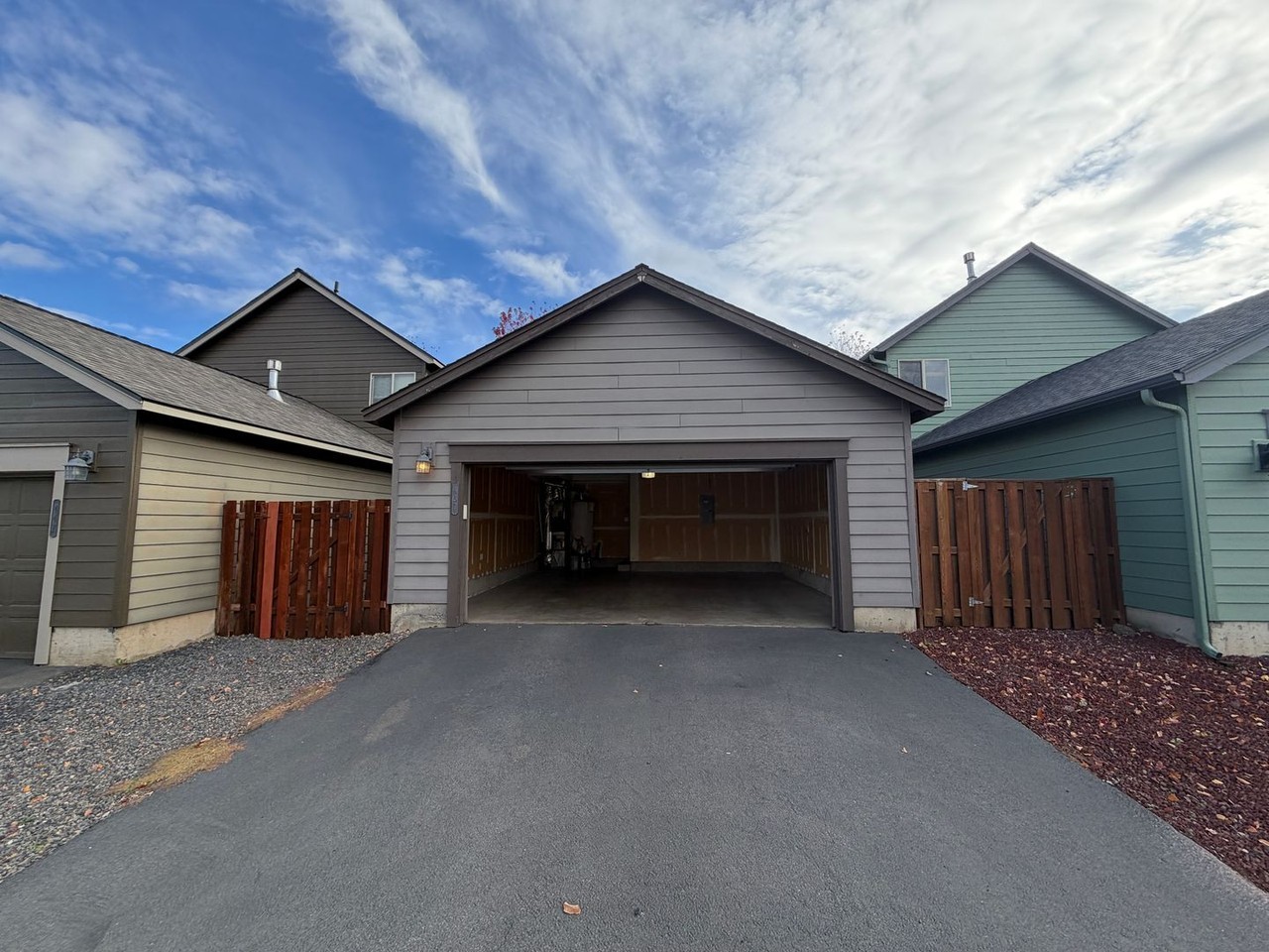 437 Nw 27th St - Photo 5 of 18