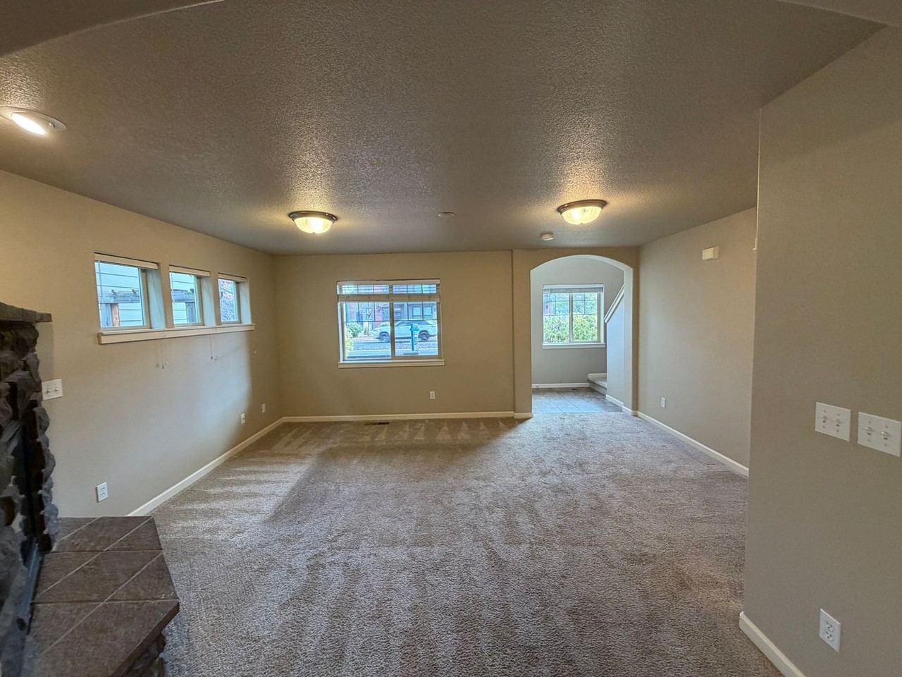 437 Nw 27th St - Photo 6 of 18