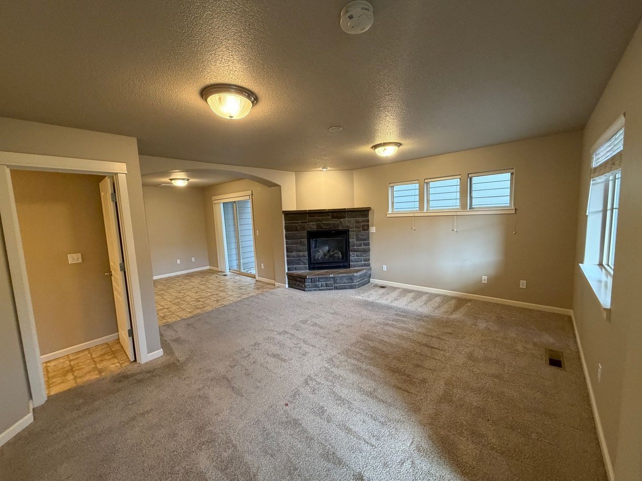 437 Nw 27th St - Photo 7 of 18