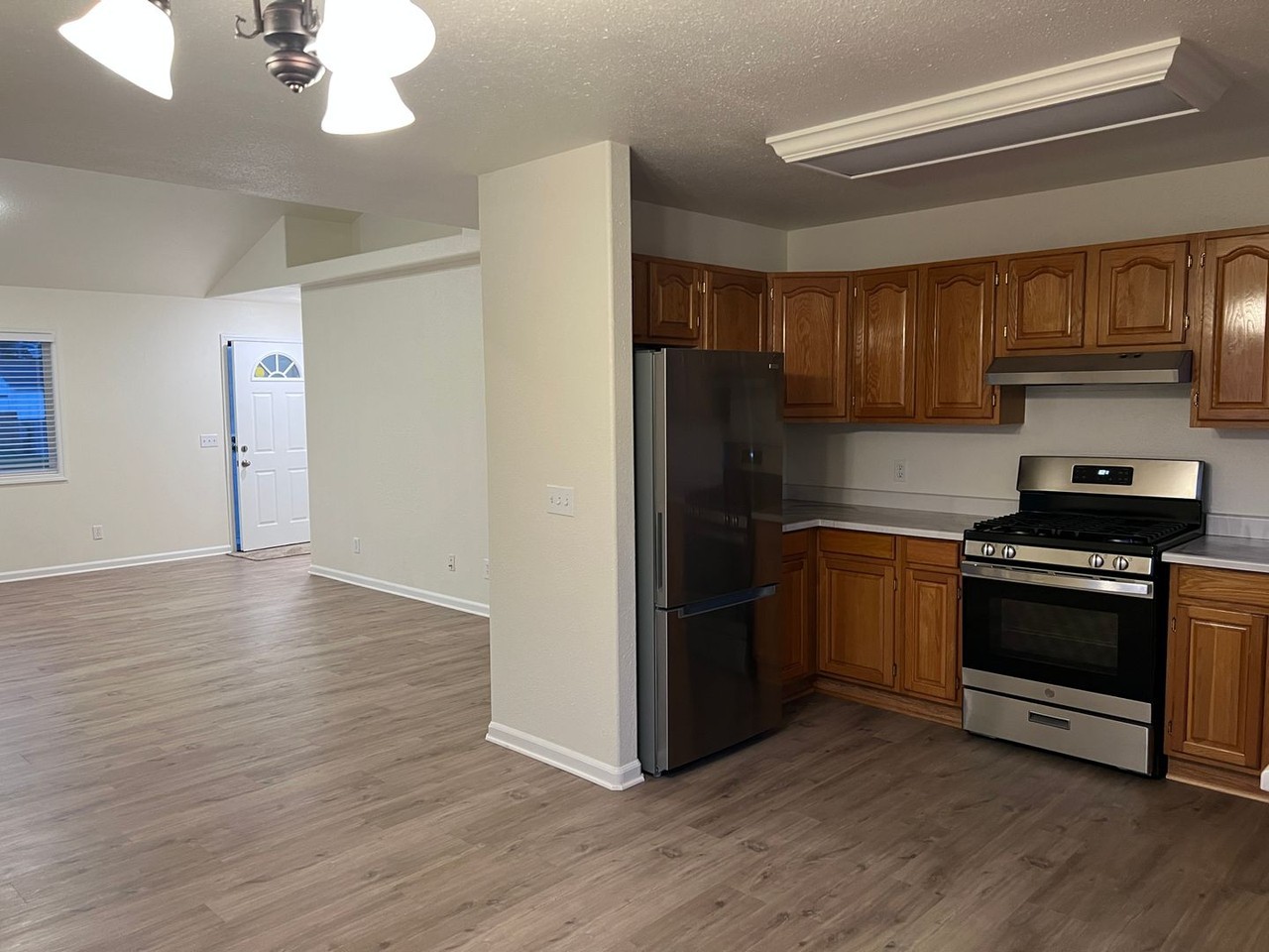 1221 Mccullens Ave - Photo 6 of 9