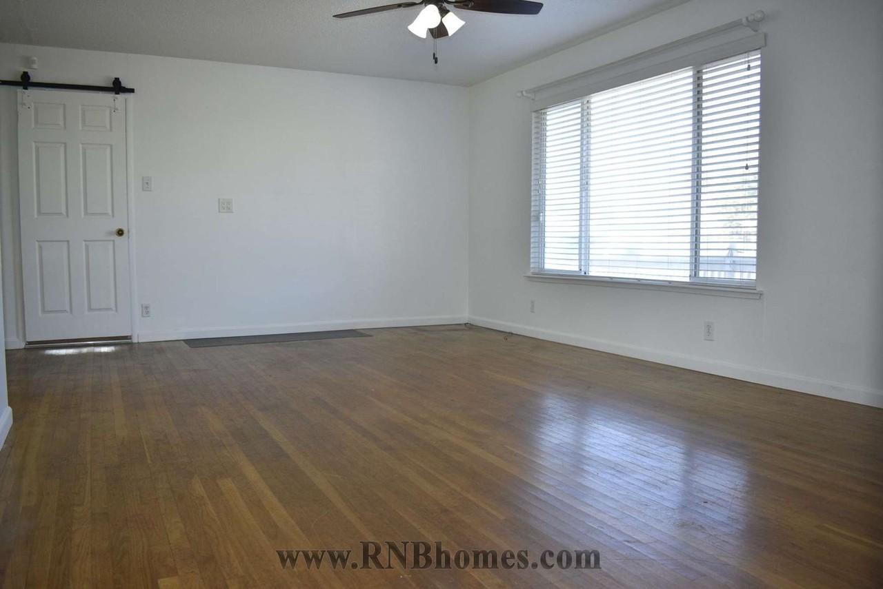 3463 Baseline Rd - Photo 3 of 19