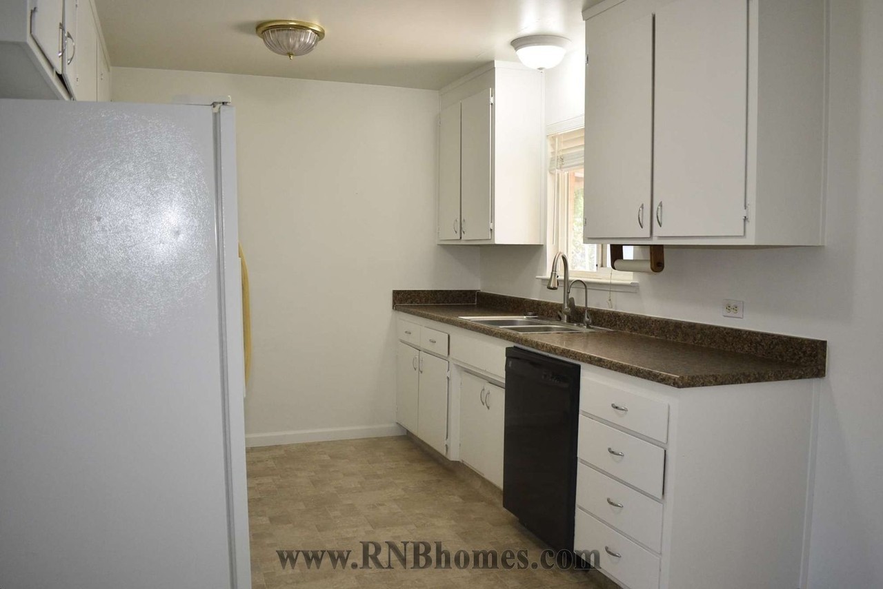 3463 Baseline Rd - Photo 5 of 19