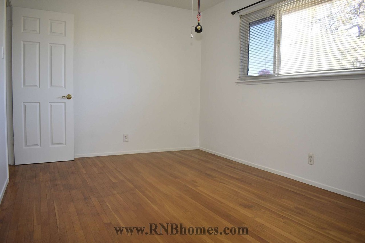 3463 Baseline Rd - Photo 7 of 19