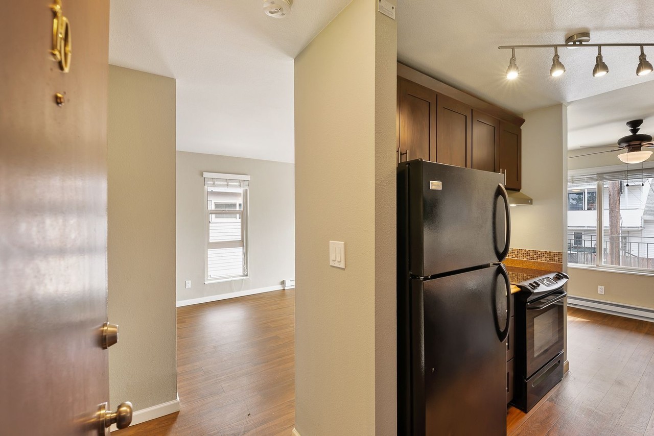 2720 14th Ave S #3 - Photo 6 of 50