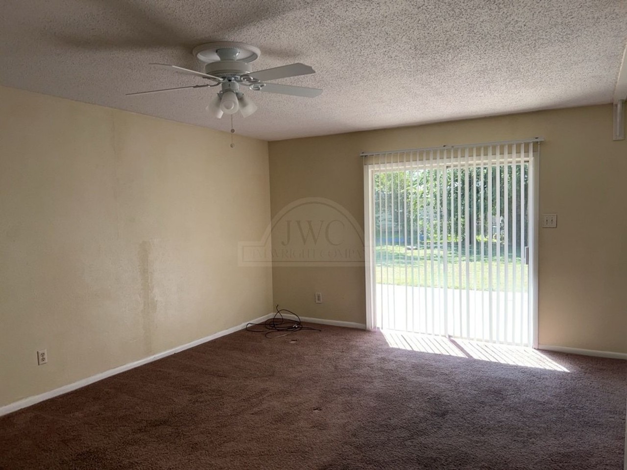 904 Edwards St - Photo 2 of 10