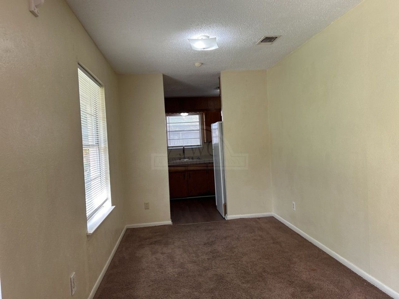 904 Edwards St - Photo 3 of 10