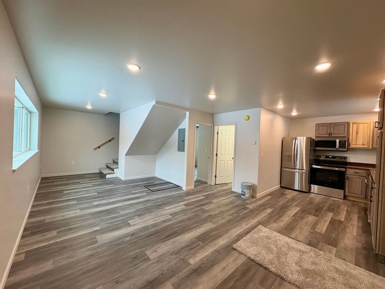 4475 Lauesen Ave #B - Photo 2 of 20