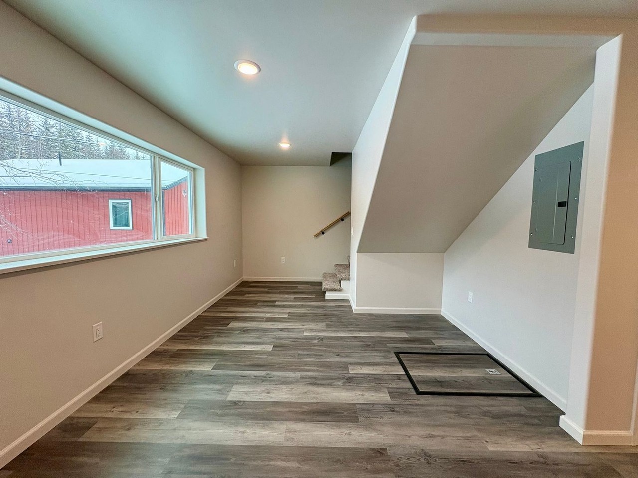 4475 Lauesen Ave #B - Photo 4 of 20