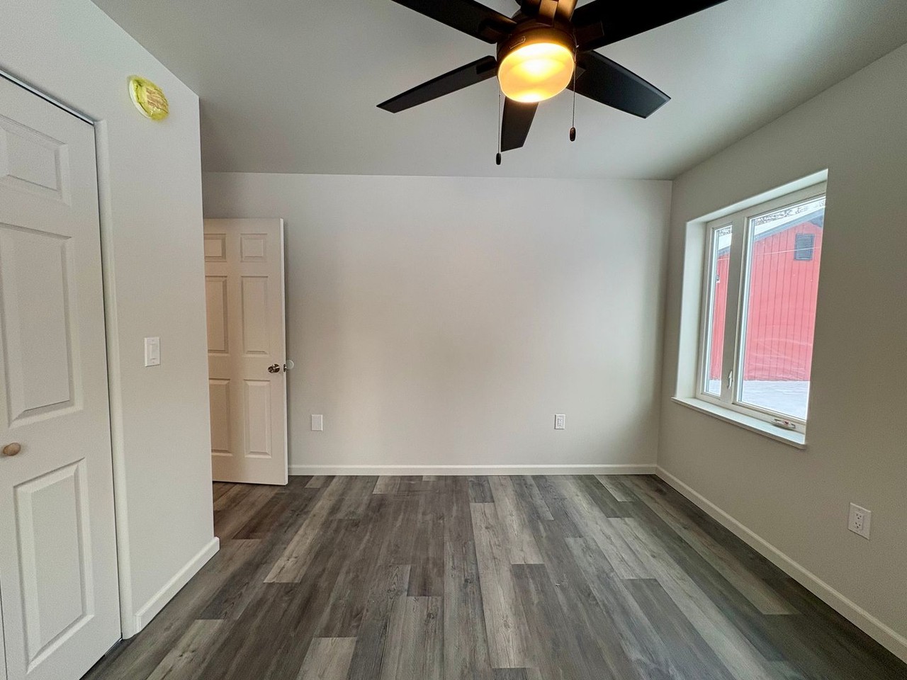 4475 Lauesen Ave #B - Photo 7 of 20