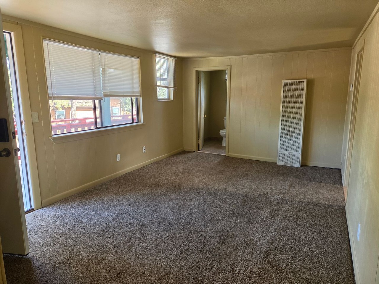 98 West St - Photo 4 of 14