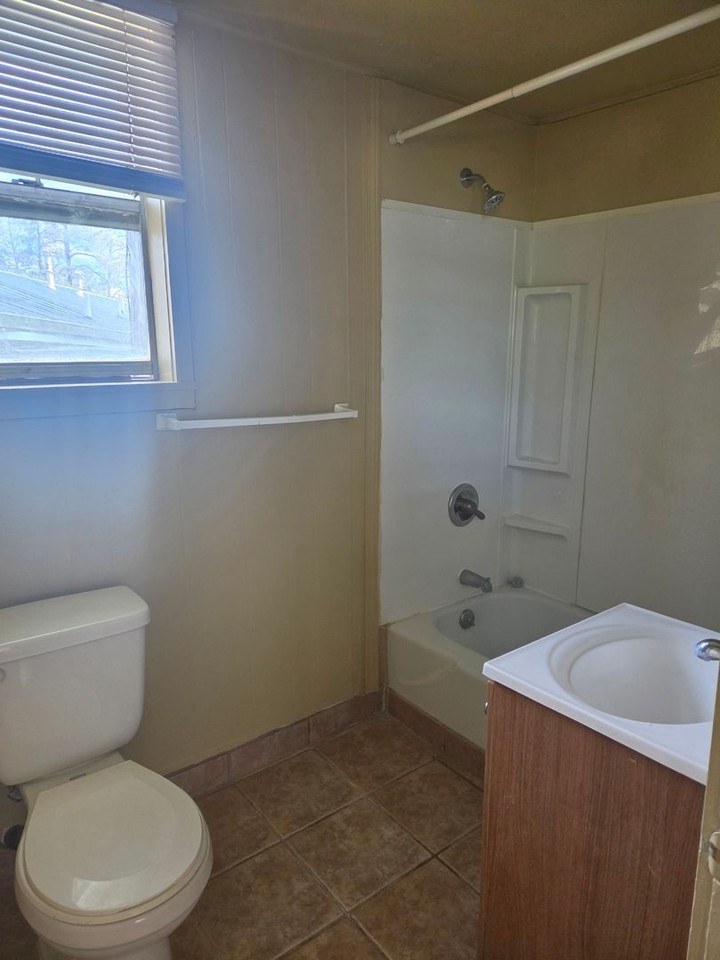 98 West St - Photo 6 of 14