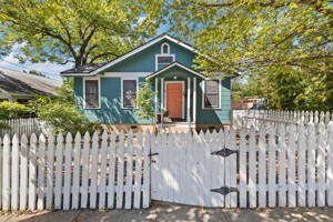featured image of 2910 Pearl St