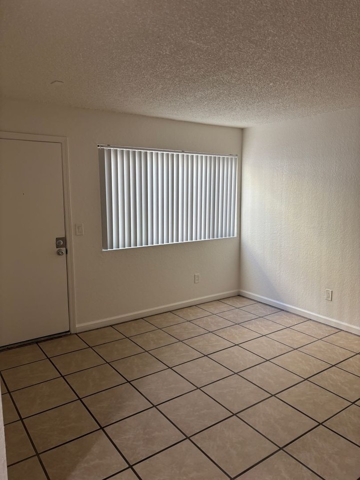 3119 Valle Ave - Photo 5 of 8