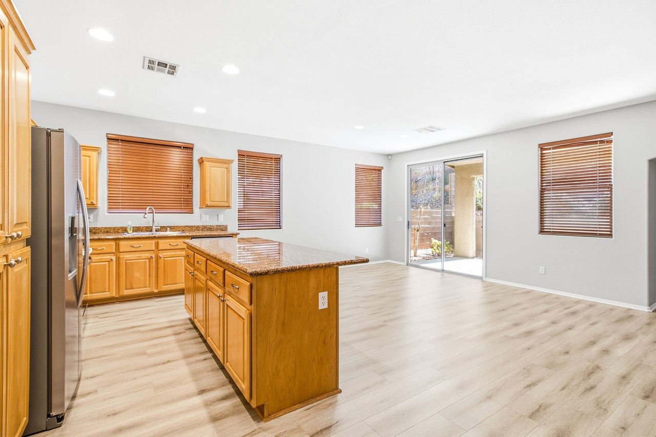 1221 Sonatina Dr - Photo 4 of 19