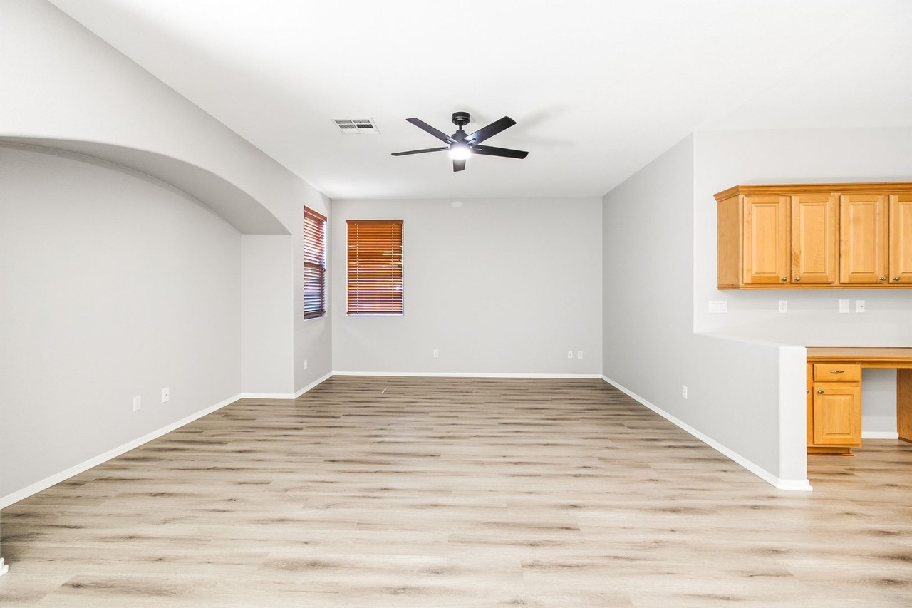 1221 Sonatina Dr - Photo 7 of 19