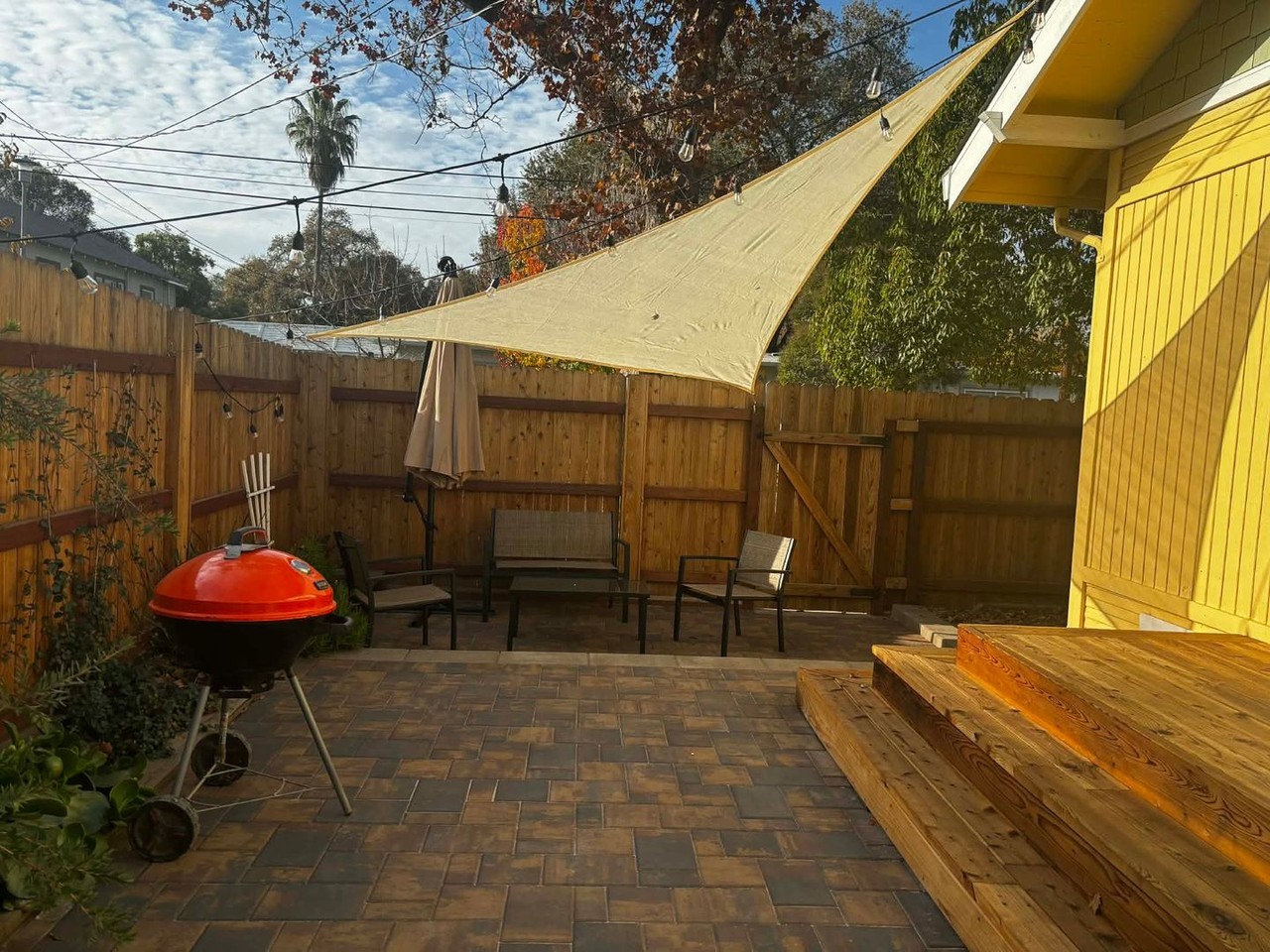 4000 4th Ave - Photo 2 of 50