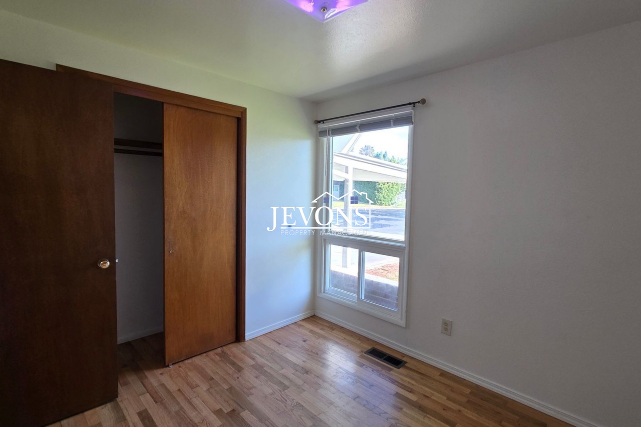 4901 Bristol Way - Photo 7 of 16