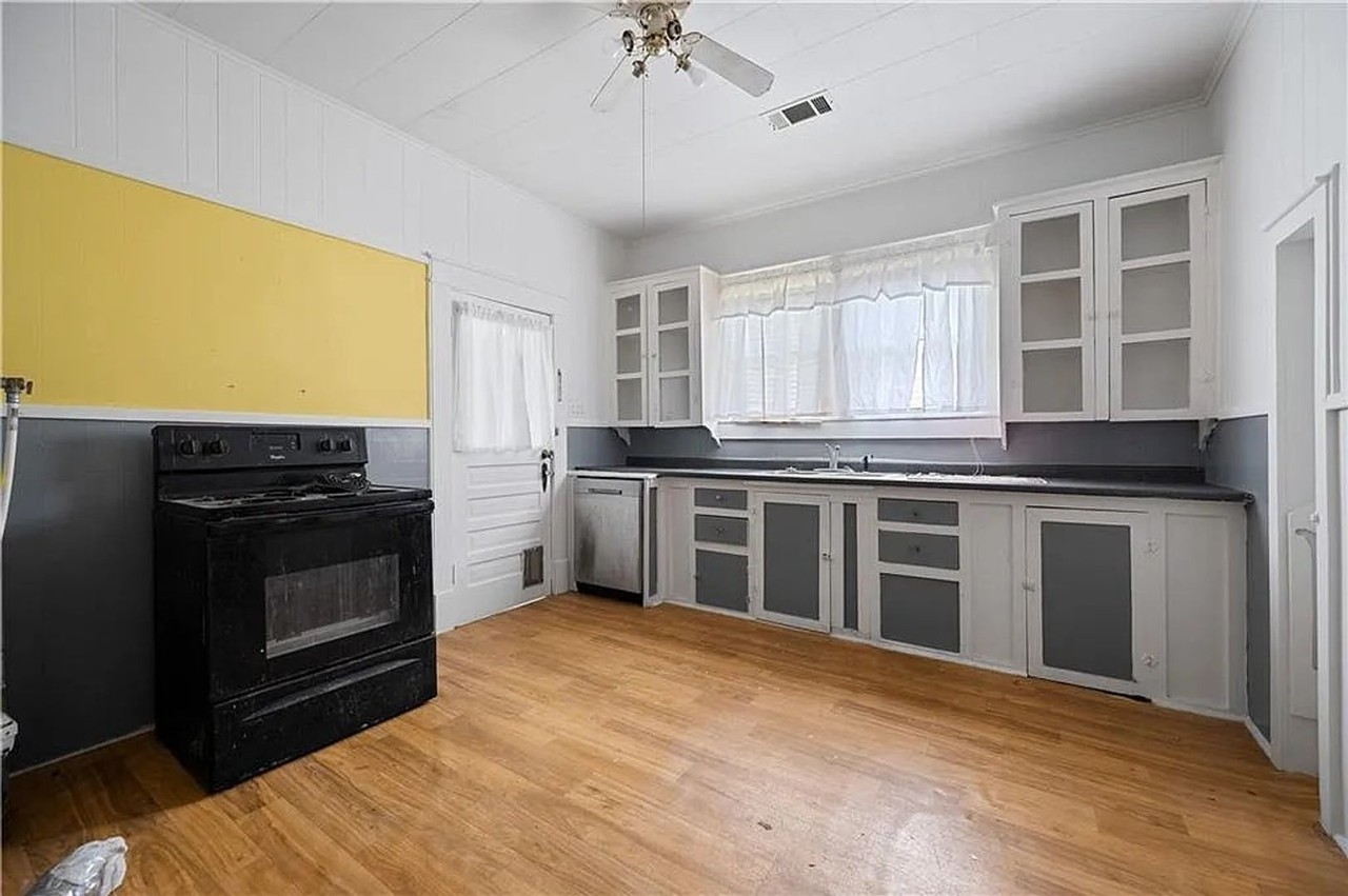 2028 Elliott St - Photo 5 of 9