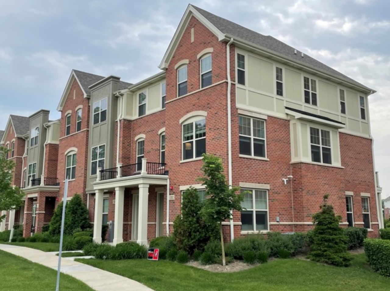 Port Clinton Row Homes - Photo 4 of 25
