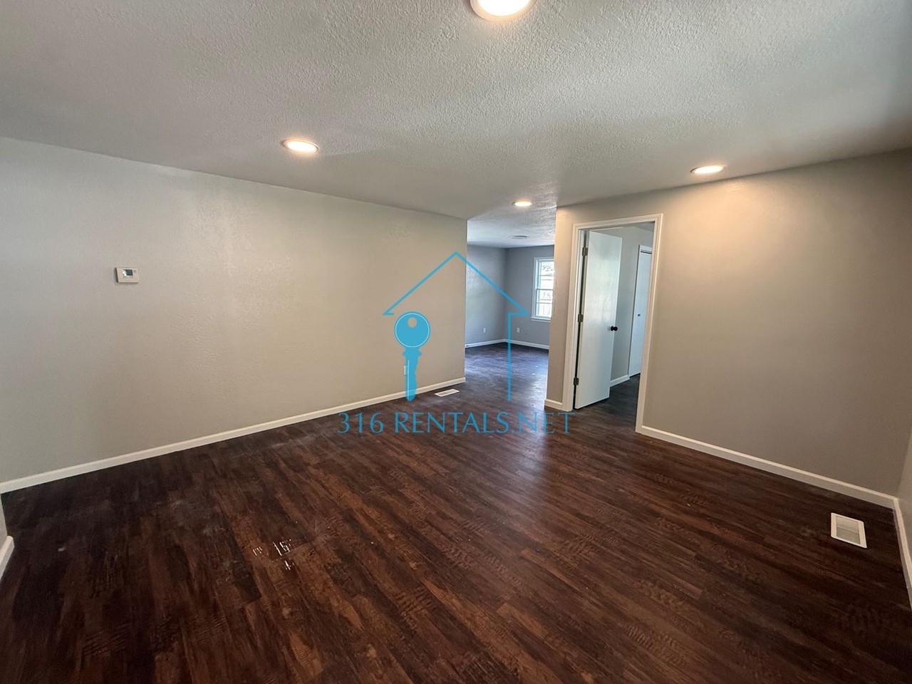 4415 S Oak Ave - Photo 2 of 14