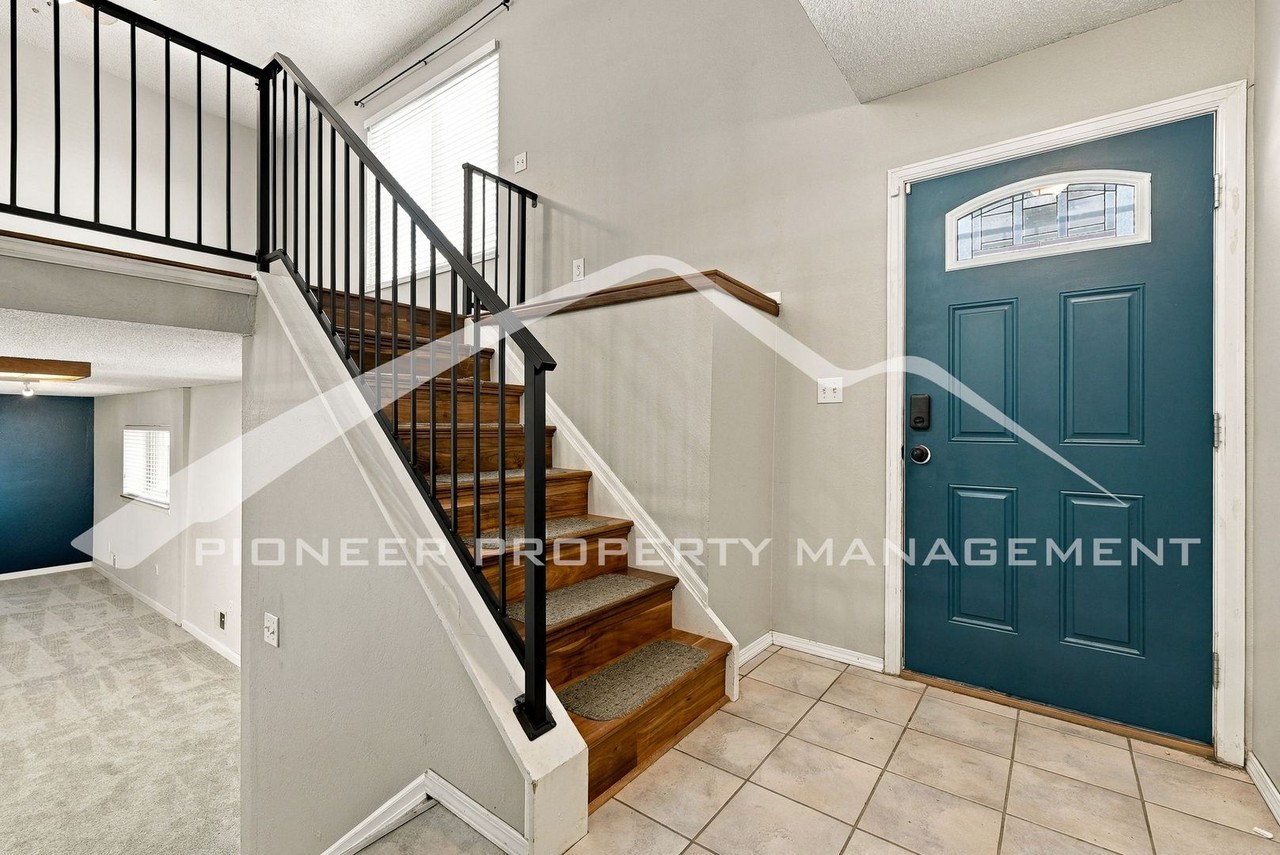 4633 S Dudley St - Photo 2 of 26