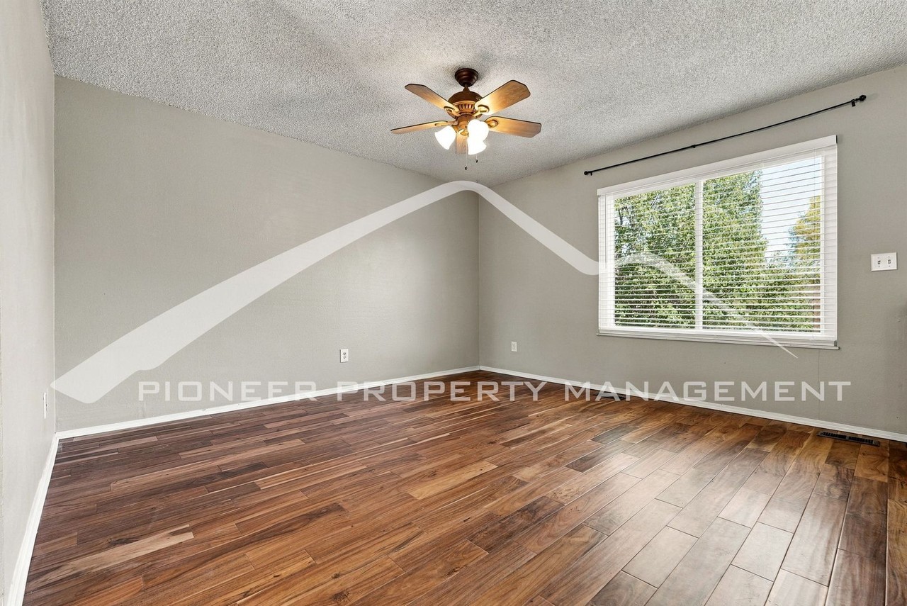 4633 S Dudley St - Photo 4 of 26