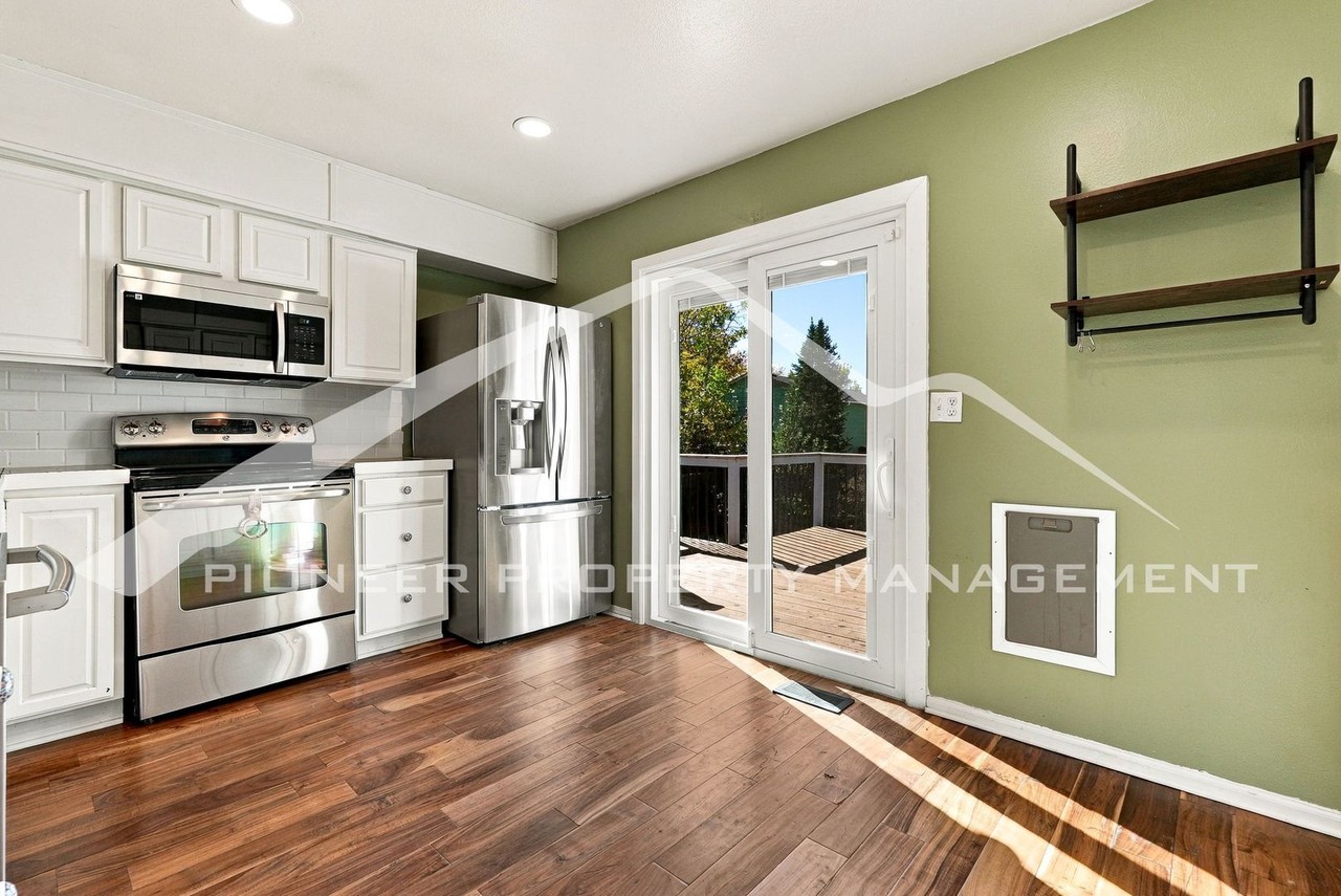 4633 S Dudley St - Photo 7 of 26