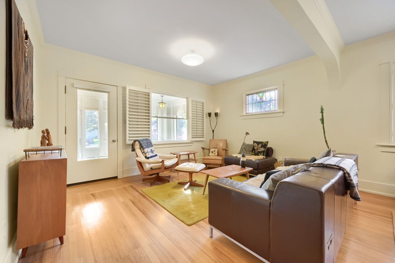 623 Pratt St - Photo 7 of 27