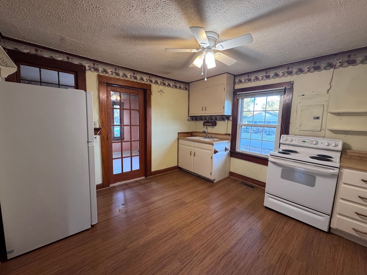 3730 Benton Rd - Photo 7 of 29