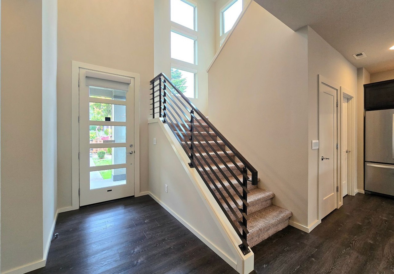 303 Sw Langston Rd - Photo 4 of 29